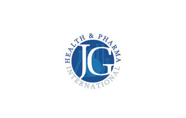 將字母PD的頂端和尾端延生出半圓的形狀并填充不同的圖案，在其上方加上樹葉的元素的logo設(shè)計