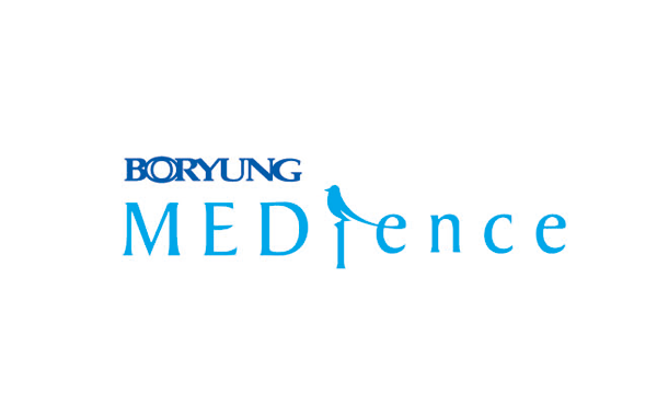 嬰兒生活用品​logo：字母O處變形為兩個字母O重疊