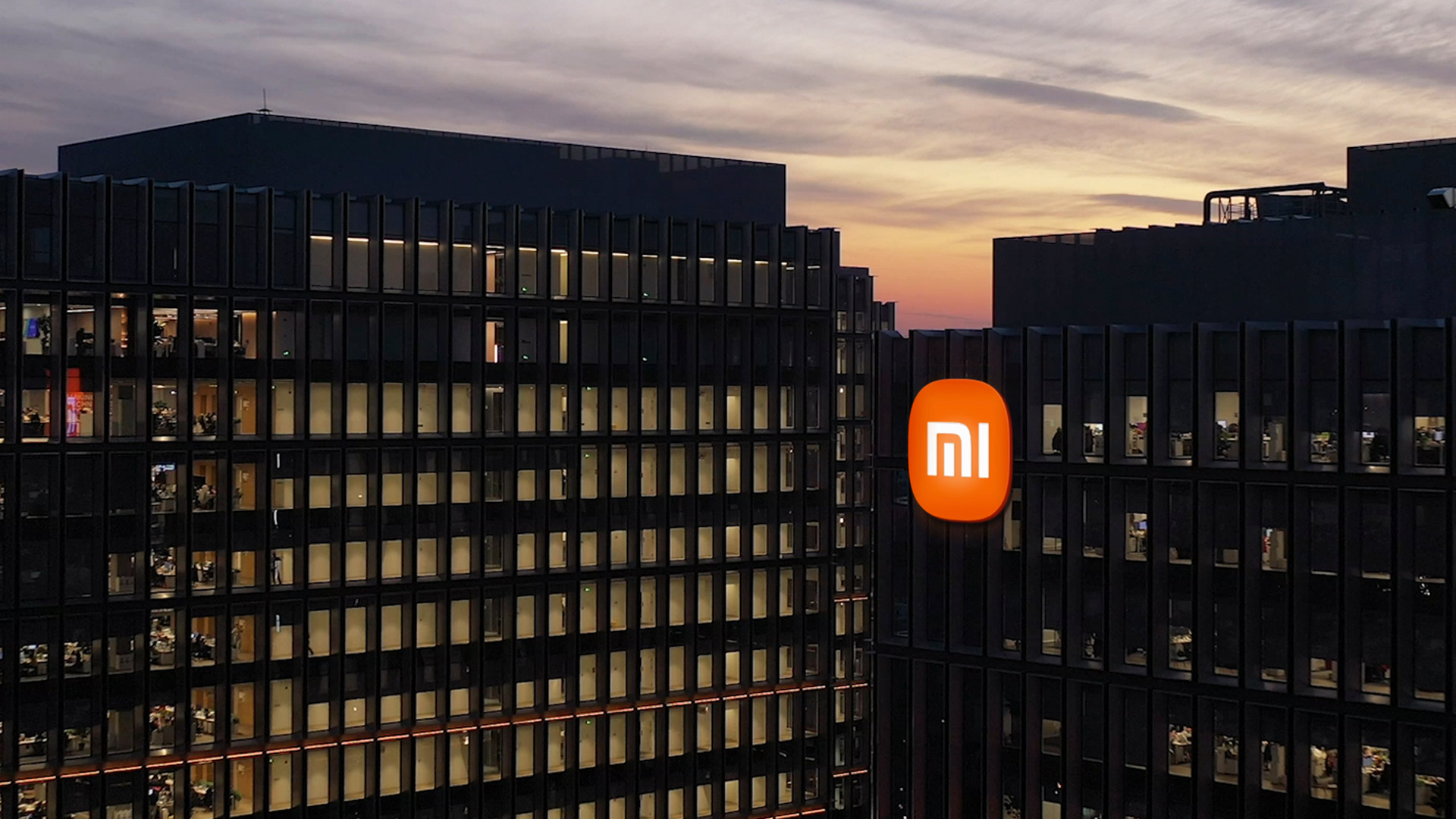 小米新LOGO設(shè)計夜間效果